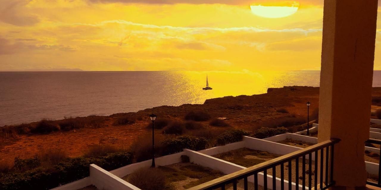 Apartamentos Moon Dreams Cabo De Banos 卡拉恩·布拉内斯 外观 照片